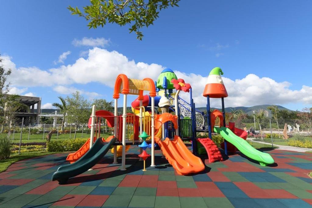 Hermosa Casa En Orilla Del Lago -Zona De Villedos- San Cristobal Zapotitlan Екстериор снимка